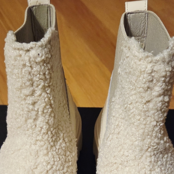 Sorel Cream Platform Ankle Boots - Picture 9 of 10